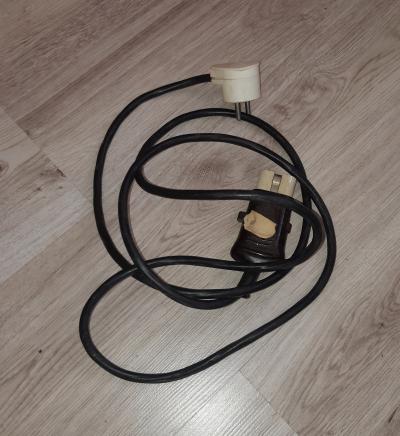 Starý napájecí kabel