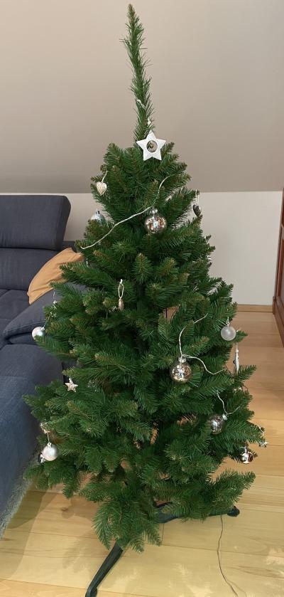 Umělý vánoční stromek včetně ozdob 150cm