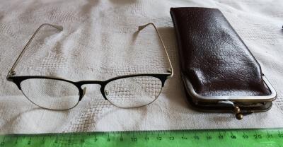 Dioptrické brýle cca 2 - 2,5 dioptrie s pouzdrem