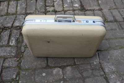 Starý stylový kufr