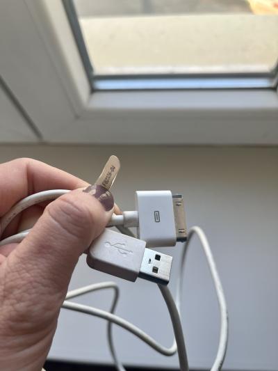 USB kabel ke starému iPodu nano