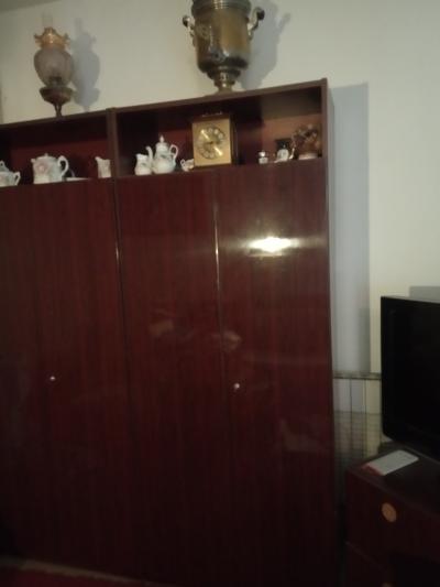 Dvě sektorové šatní skříně