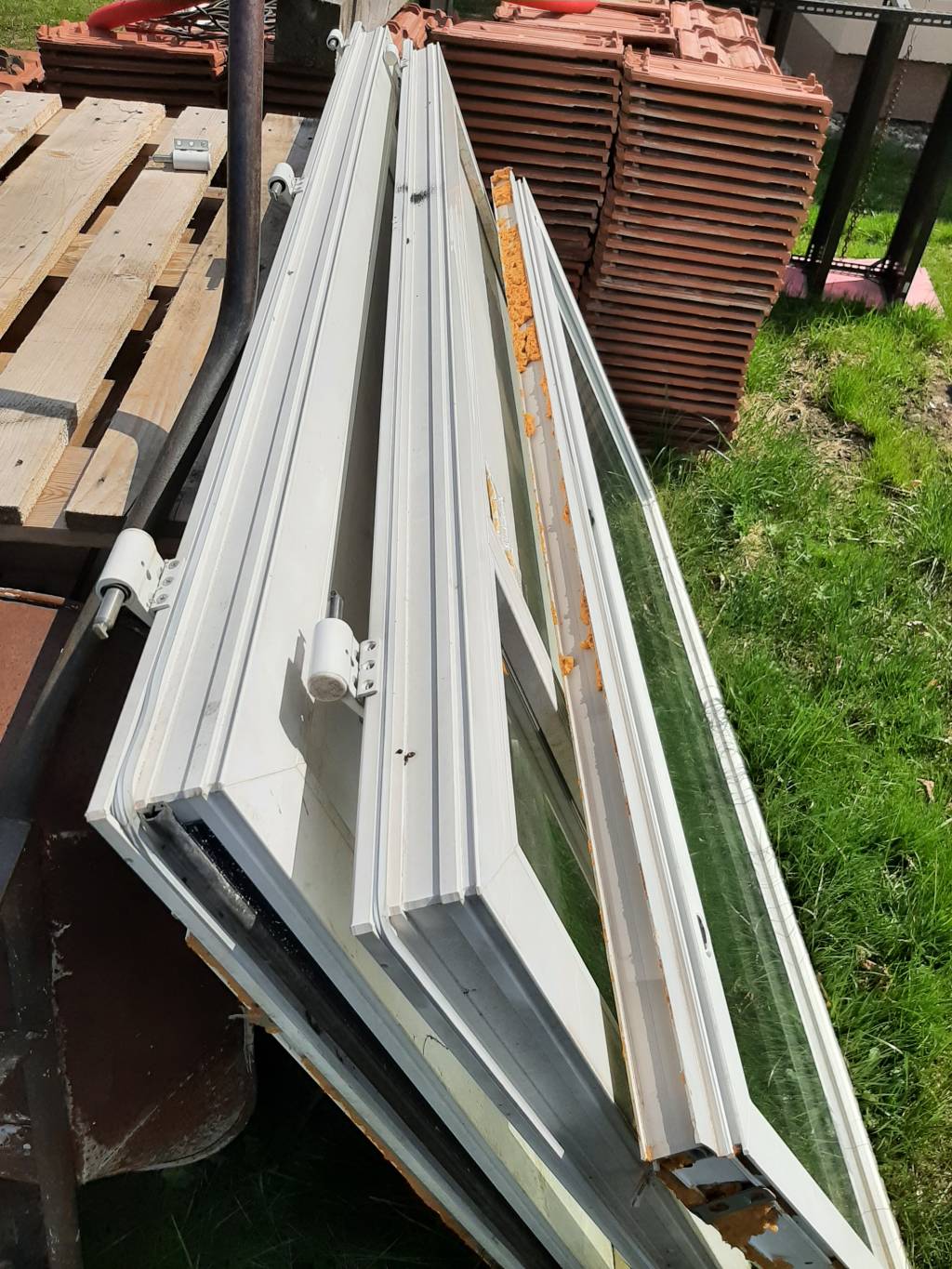 Daruji za odvoz plastové okna a dveře VšezaOdvoz