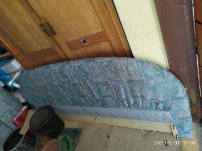 Daruji manželskou postel.