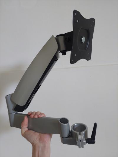 Nastavitelný držák na monitor (VESA)