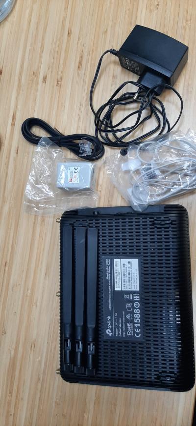 Modem a router TP-LINK AC1600 (Archer VR600) + příslušenství