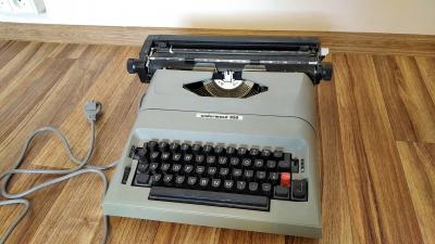 Elektrický psací stroj