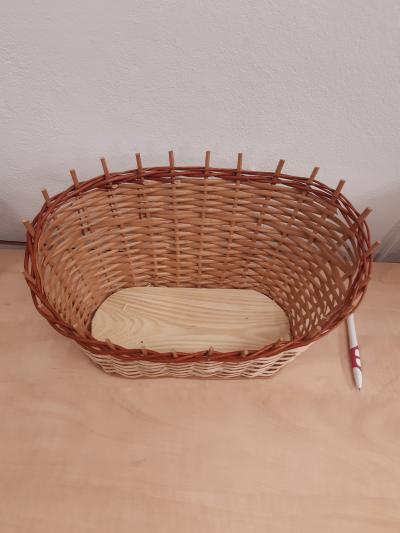 Proutěný košíček