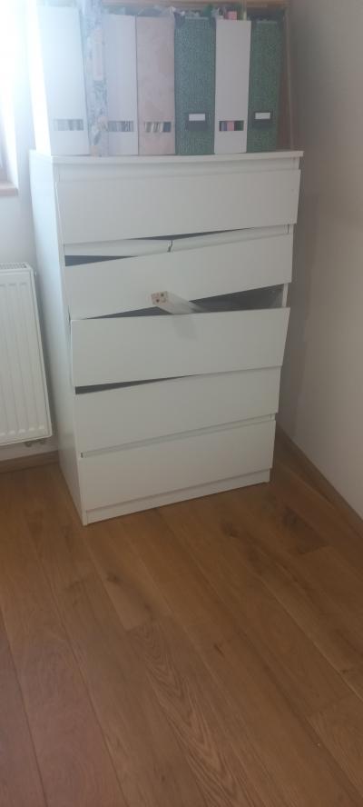 Rozpadlé šuplíky ikea