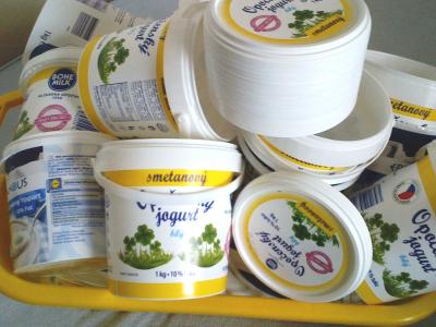 Plastové kyblíčky s víčkem od jogurtů objem 1 litr - 20 kusů