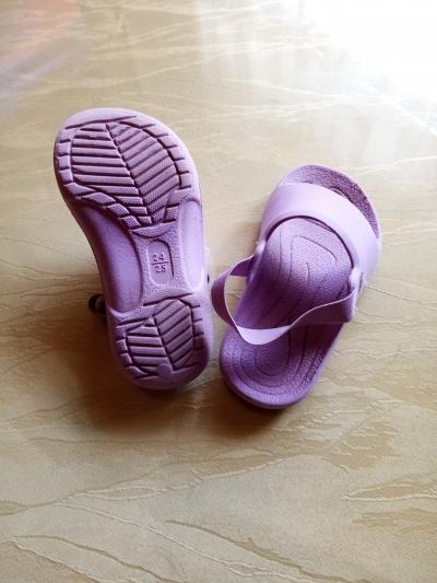 gumové sandálky