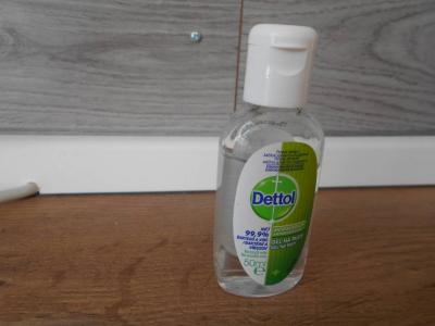 Dettol gel.