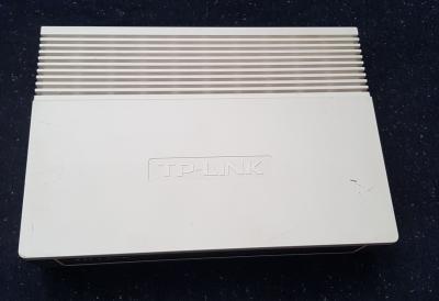 Switch TP-Link TL-SF1016D