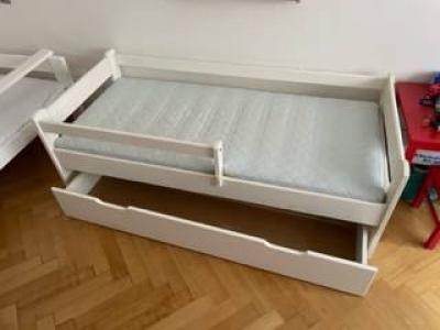 2 dětské postele včetně matrací 160 cm