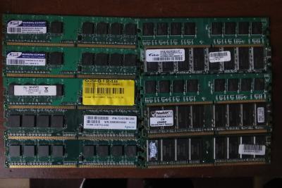 různé paměti DDR2