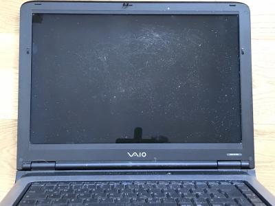 Daruji za odvoz starý notebook SONY VAIO, bez baterie