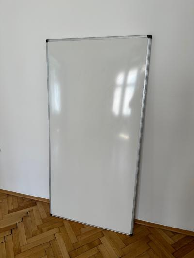 Whiteboard - bílá magnetická tabule