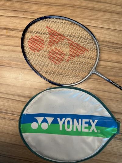 Badminton raketa