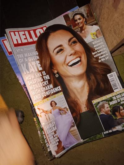 Časopis HELLO! - hromada