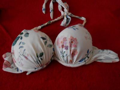 Plavková podprsenka