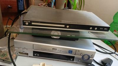 Videorekordér a DVD přehrávač