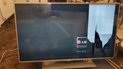Televize LG 120 cm uhlopříčka