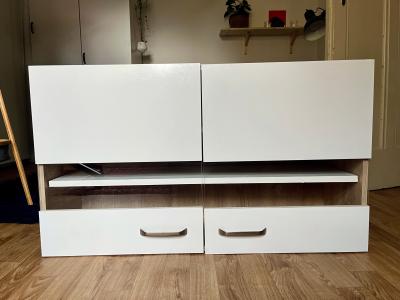 Závěsná kuchyňská skříňka