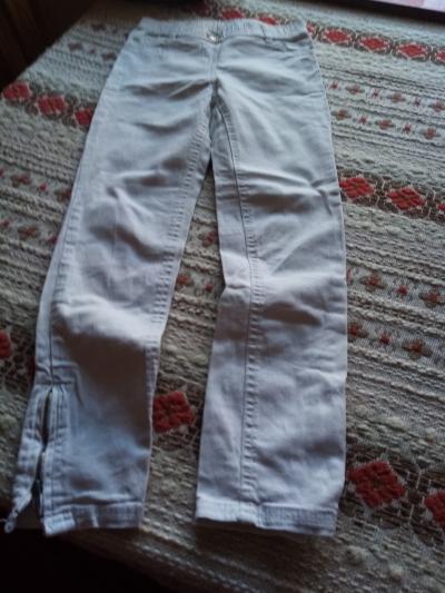 bílé džíny asi 130