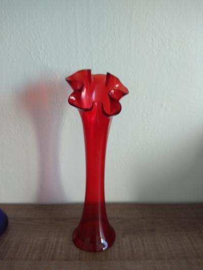 Váza červená