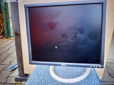 Monitor - Dell 1905FP, 19" LCD