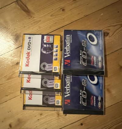 Nerozbalená DVD+R, CD-R