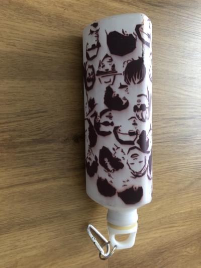 Láhev na pití s motivem