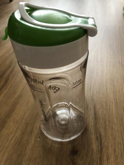 Láhev na pití průhledná