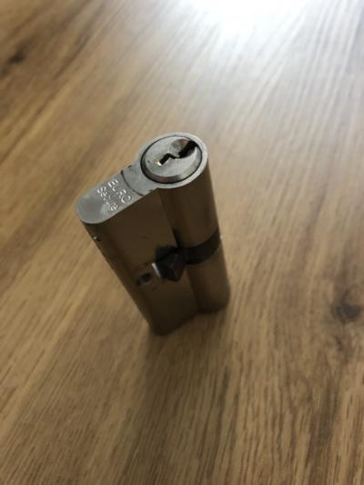 Vložka do dveří - zámek