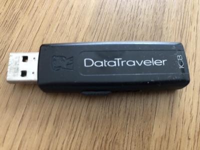 USB 1GB Data Traveler