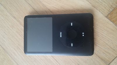 iPod classic - bez nabíjecího kabelu