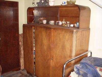 Nábytek z celého domu,prvorepubliková ložnice a byt 70 léta