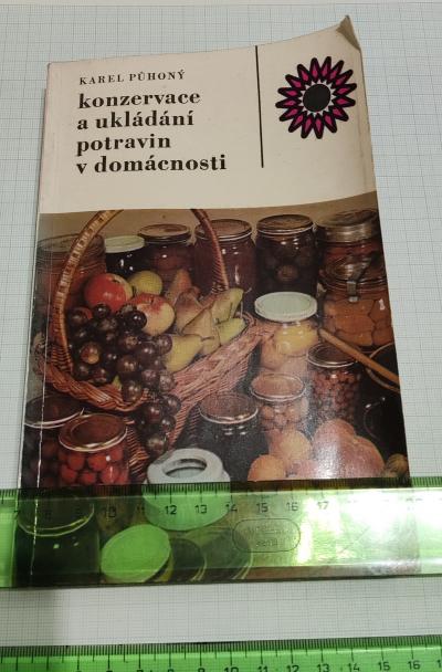 Knihu o konzervaci potravin.
