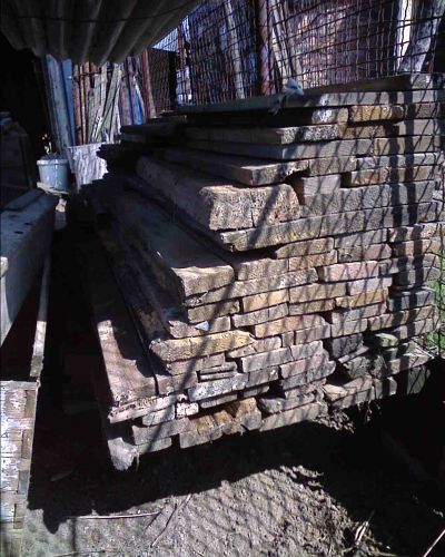 Sháním trámy, prkna, fošny za odvoz