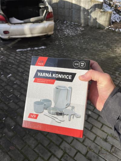 Varná konvice do auta na 12V