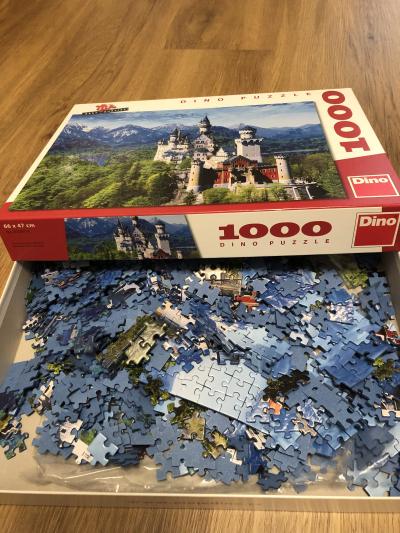 Puzzle 1000 ks Zámek v horách