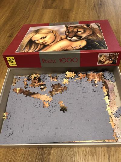 Puzzle 1000 ks Žena a šelma