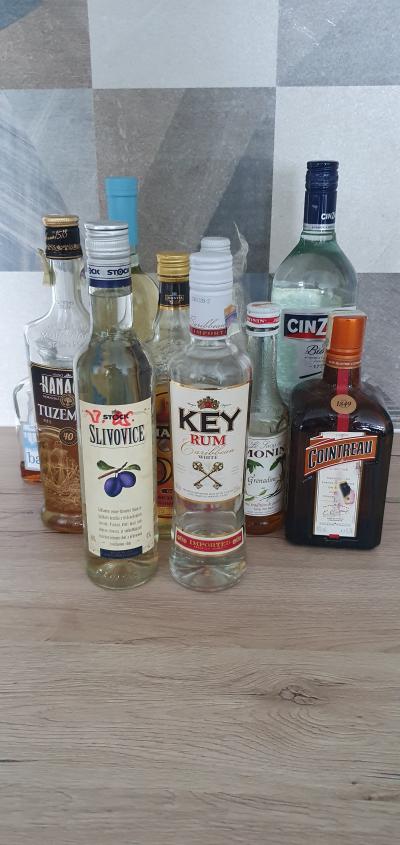 Alkohol včetně domácího alkoholu