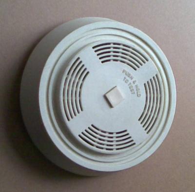 Požární hlásič - Detektor kouře do domácnosti