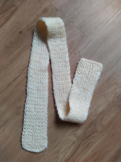Ručně pletená bílá šálka, vel. 2-3 roky