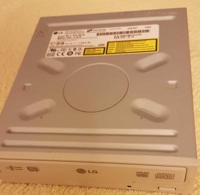 Nefunkcni DVD vypalovacka  GSA-4167B