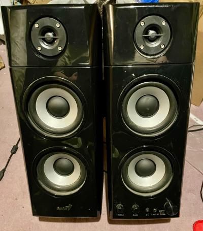 2 reprobedny k počítači, model Genius SP-HF1800A