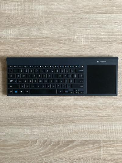 Bezdrátová klávesnice s touchpadem