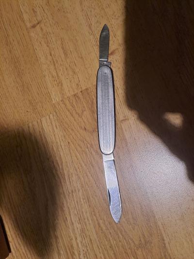 Zavírací nůž