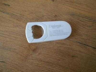 Starý otvírák na pivo hotel Diplomat.